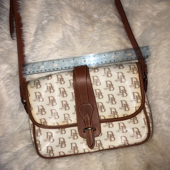 Dooney and Bourke medium cross-body - Picture 2 of 8